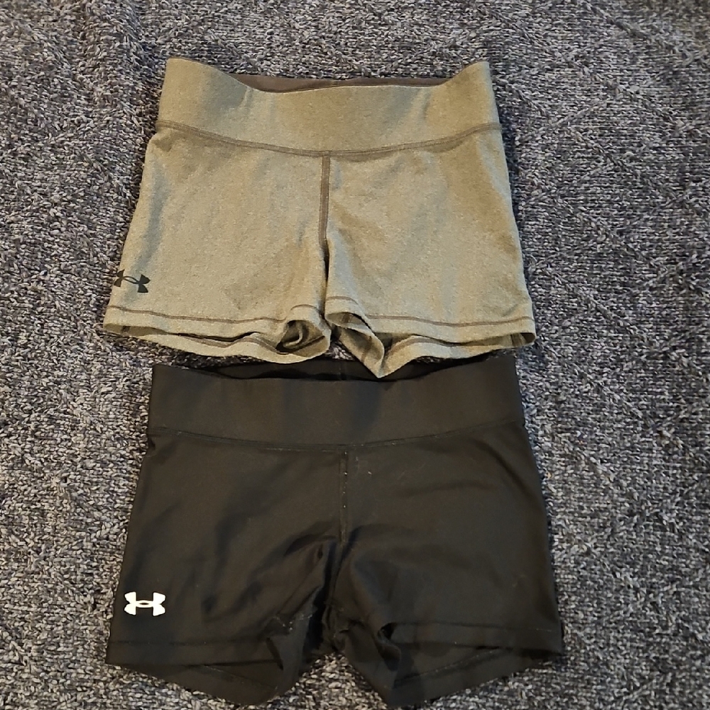 Under Armour compression short lot
